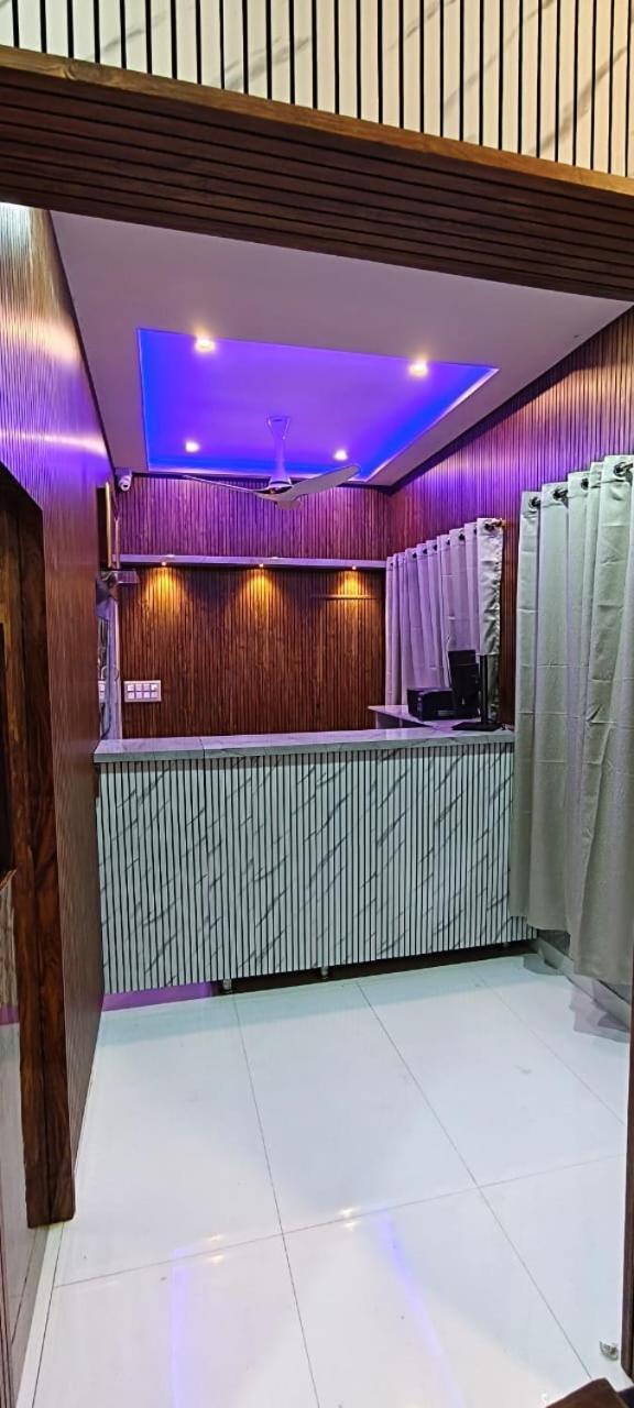V R S Luxury Ac Dormitory Maiçor Exterior foto