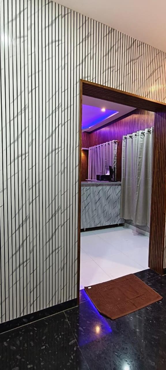 V R S Luxury Ac Dormitory Maiçor Exterior foto