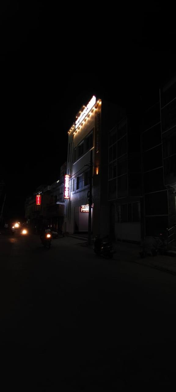 V R S Luxury Ac Dormitory Maiçor Exterior foto